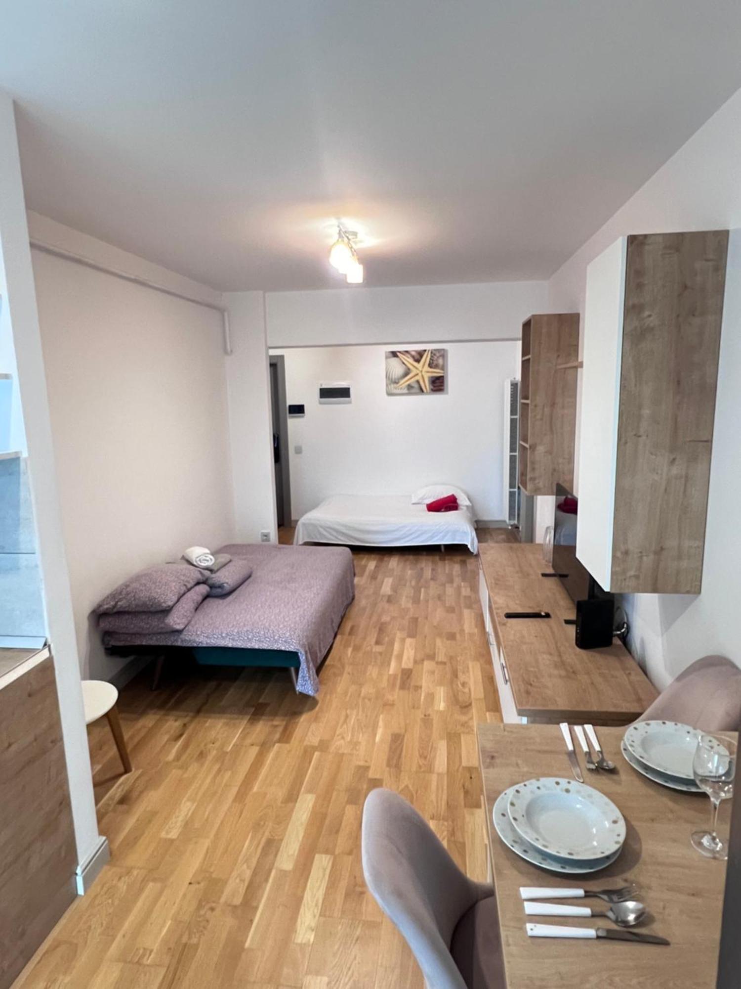 Airport Flyhub Chic Apartment ヤシ エクステリア 写真